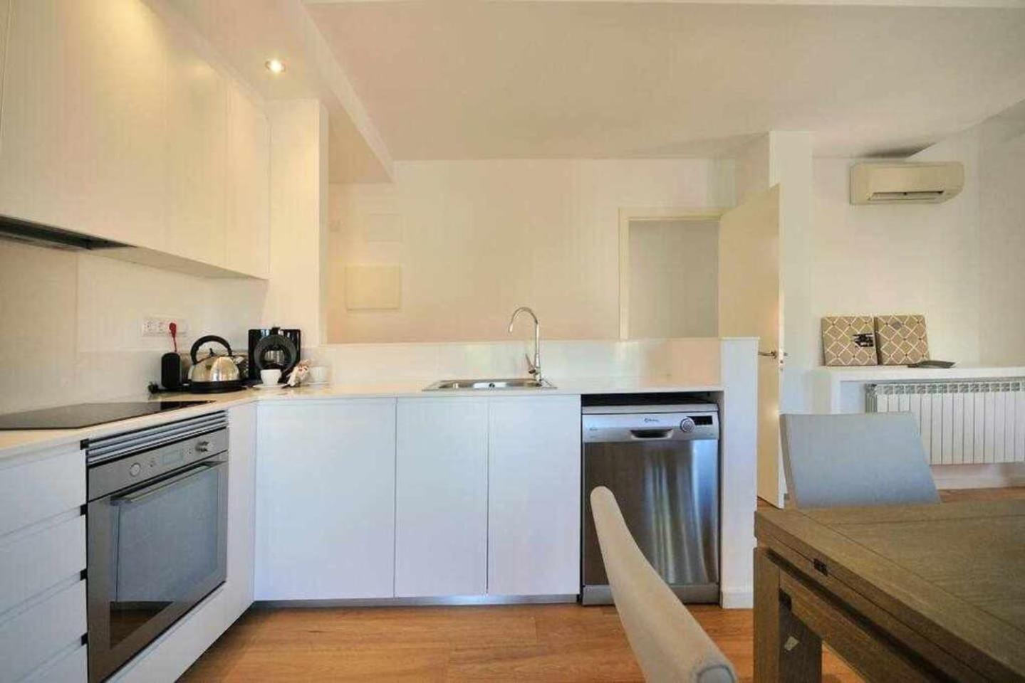 Stunning Apartment W Amazing Views In Girona Exterior photo